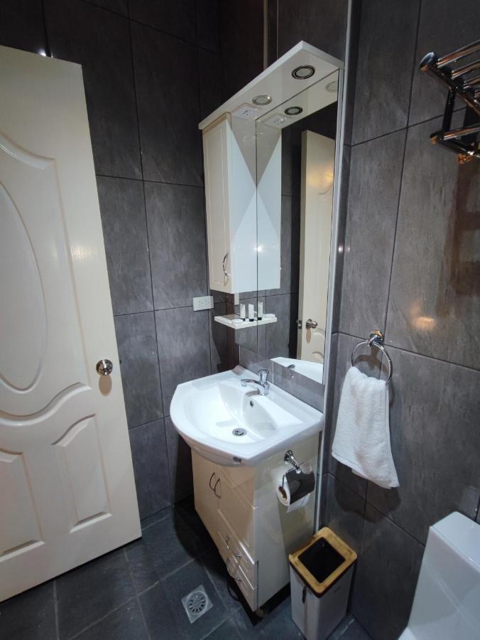 Bonsai Jacuzzi Suites Panglao City Exterior foto