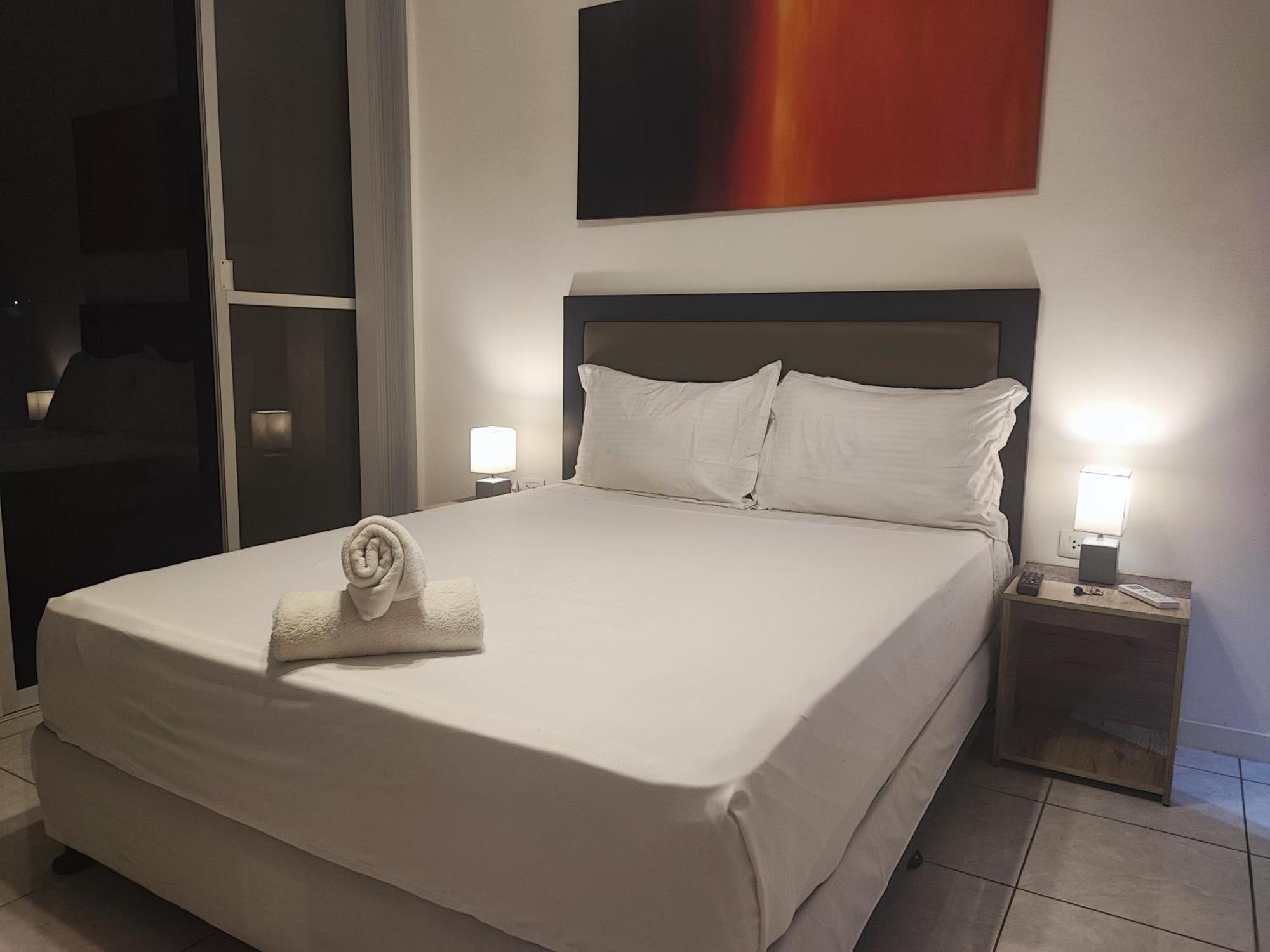 Bonsai Jacuzzi Suites Panglao City Exterior foto