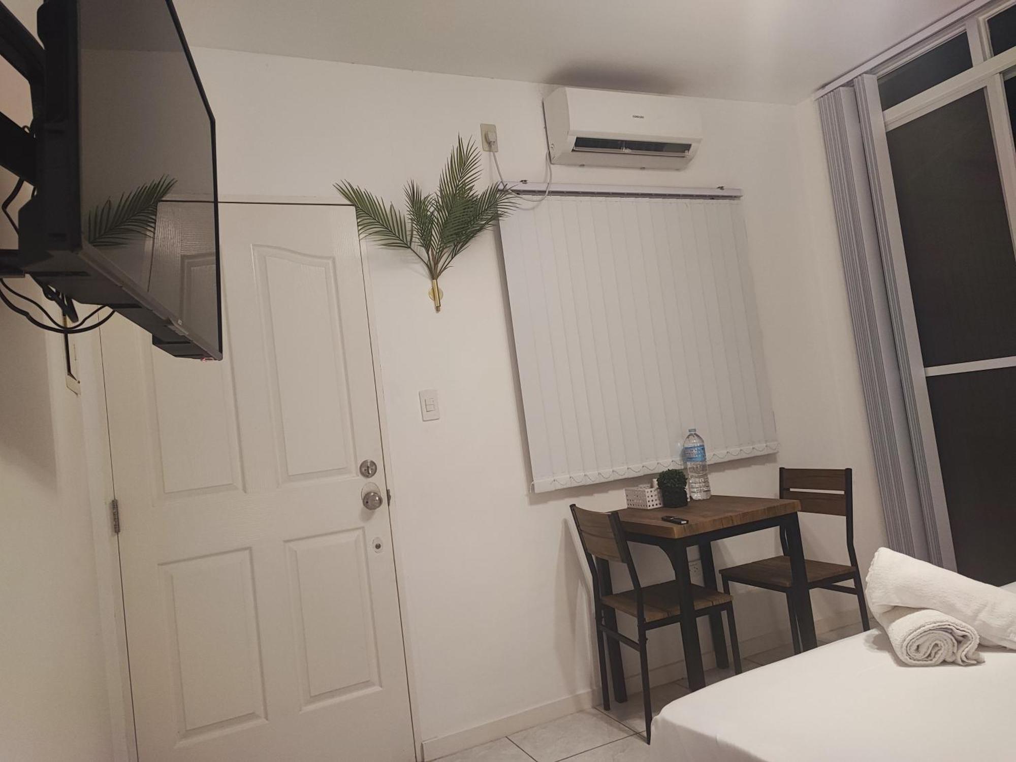 Bonsai Jacuzzi Suites Panglao City Exterior foto